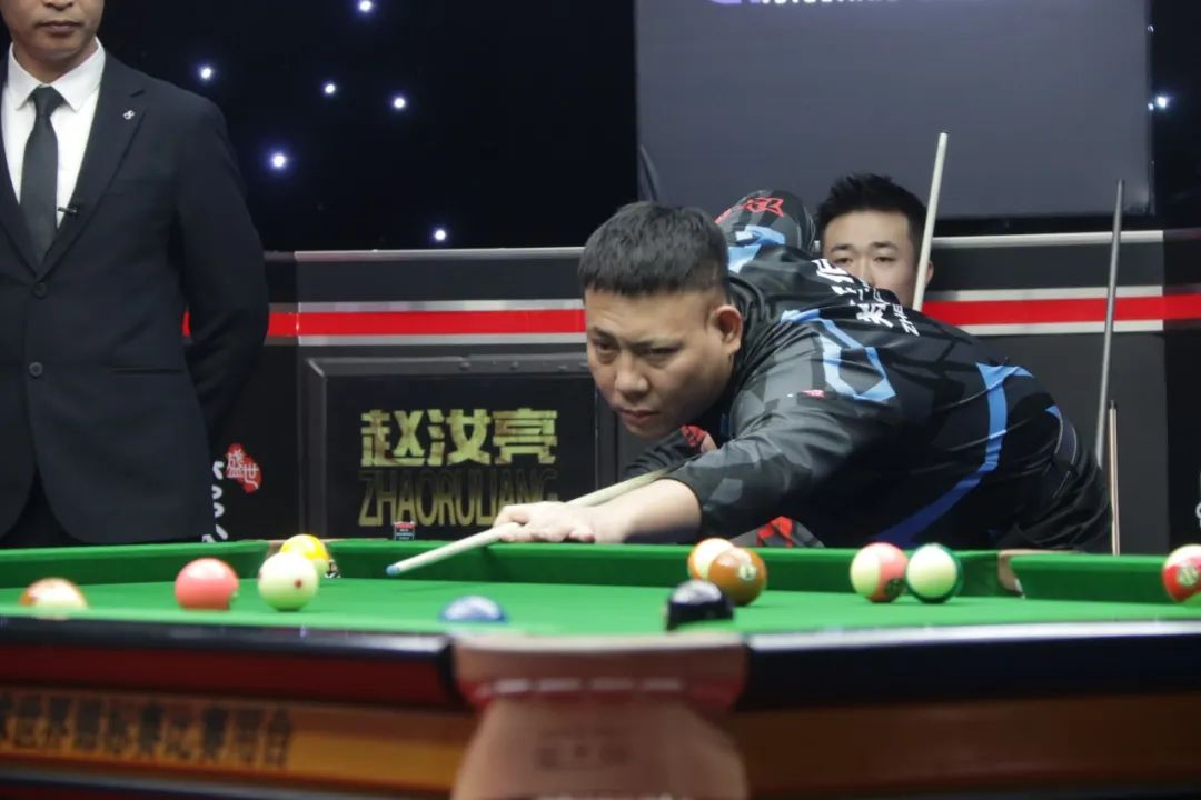 他更是凭借 他更是凭借