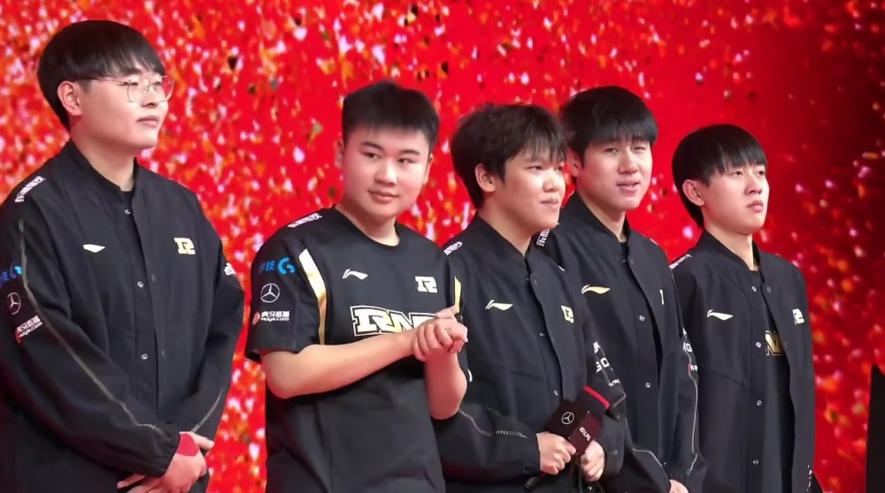 在防守端主 在防守端主